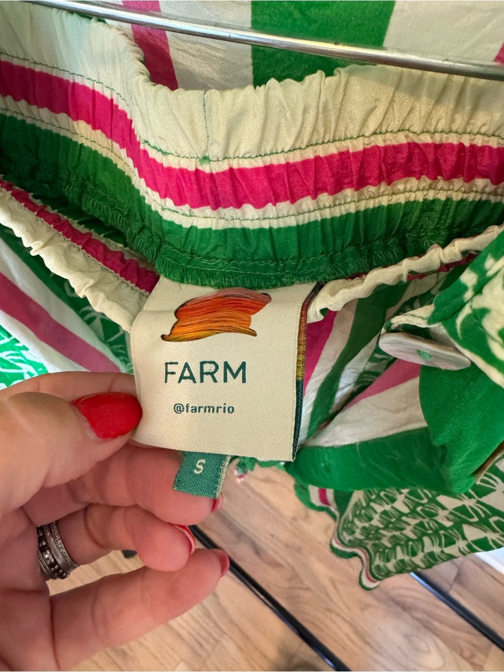 FARM Rio Pineapple Scarf Button down + shorts SET - Picture 7 of 9